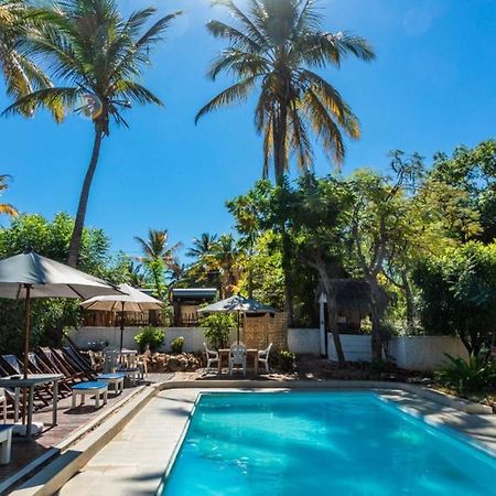 Chez Maggie Hotel & Restaurant Morondava Bagian luar foto