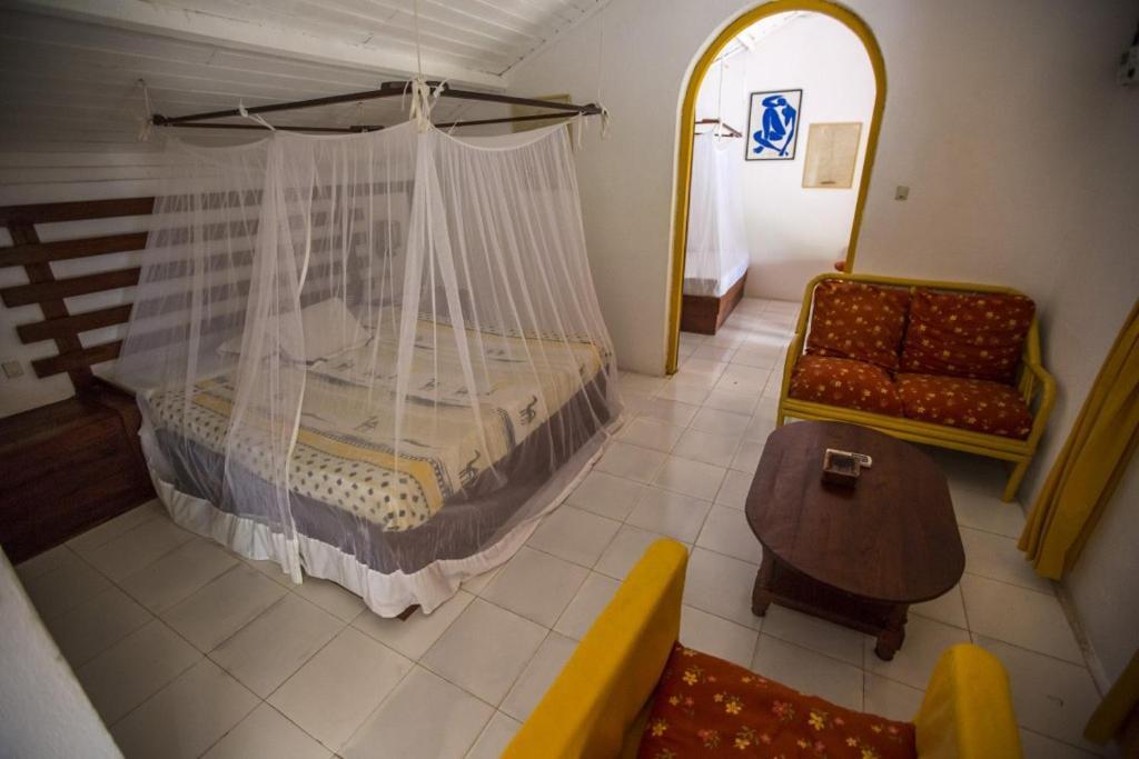 Chez Maggie Hotel & Restaurant Morondava Bagian luar foto